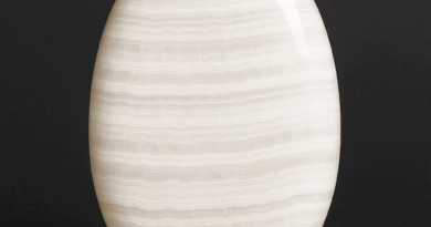 Beyaz Bantlı Oniks (White Banded Onyx): Doğal Çizgileriyle Taş