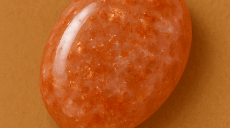 Güneştaşı (Sunstone) Kuvars: Enerji, Cesaret ve Işığın Güçlü Taşı