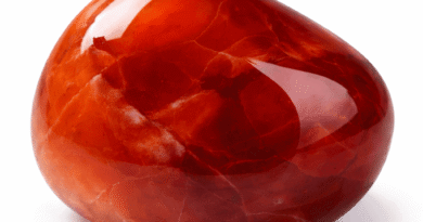 Koyu Kırmızı Carnelian Nedir? Özellikleri, Anlamı ve Enerjisi