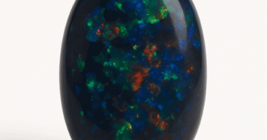 Lightning Ridge Siyah Opali: Nadir ve Değerli Opal Taşı