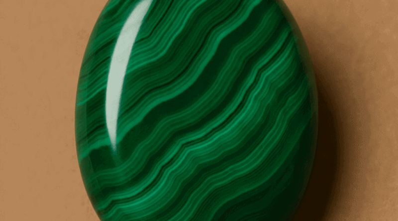 Malakit (Malachite) Dönüşümün, Şifanın, Korumanın Güçlü Kristali