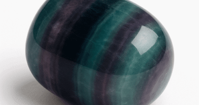 Rainbow Florit: Çok Renkli Enerjisiyle Zihin ve Ruh Dengesi