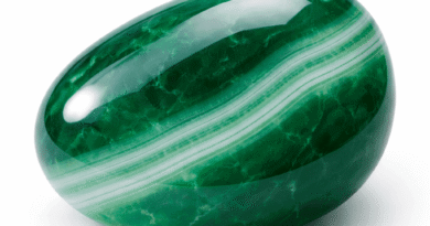 Zümrüt Yeşili Oniks: Özellikleri, Enerjisi ve Doğal Taş Anlamı